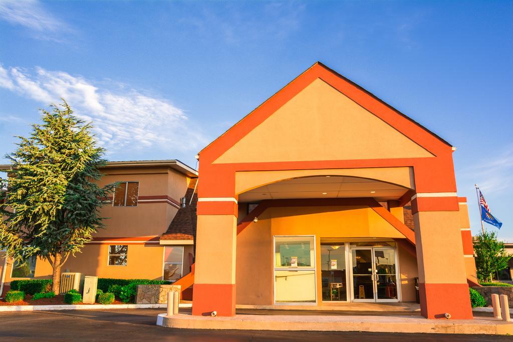 Howard Johnson By Wyndham Oklahoma City Okc Airport, Fairgrounds, I40 Buitenkant foto