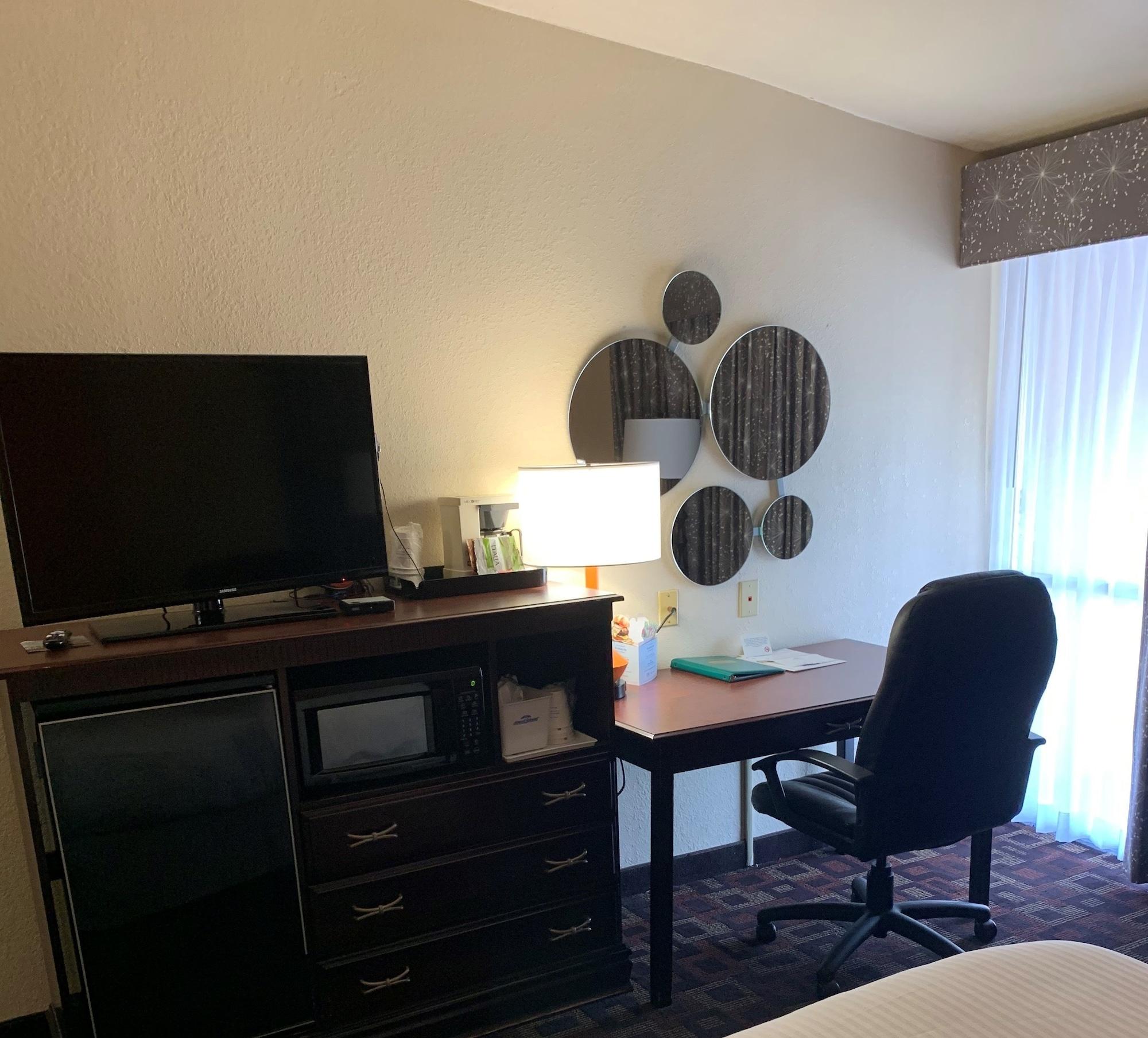 Howard Johnson By Wyndham Oklahoma City Okc Airport, Fairgrounds, I40 Buitenkant foto